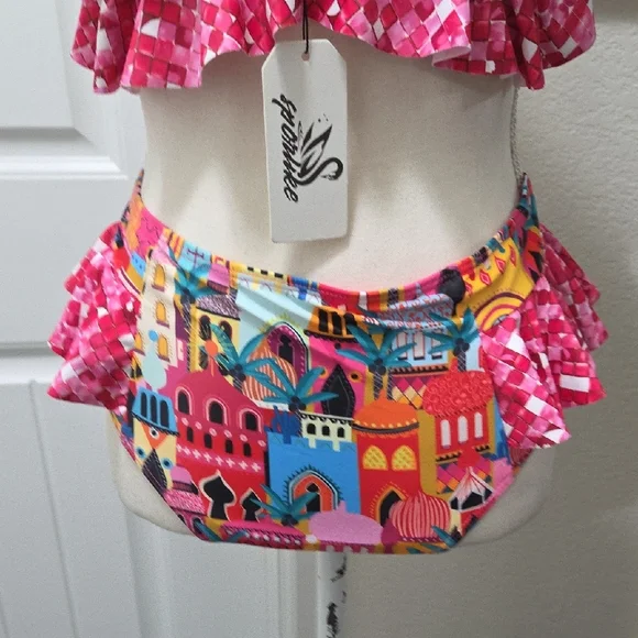 Colorful Ruffle Bikini Set - Picture 4 of 6